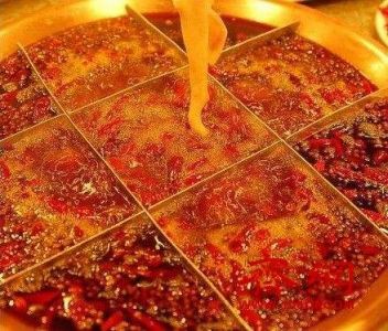 重慶火鍋底料，火鍋麻辣燙，其實(shí)我們不一樣
